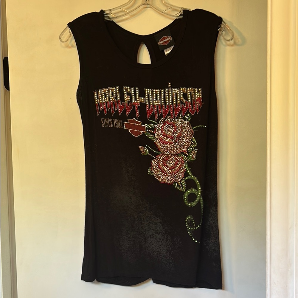 Harley-Davidson Black Tee with Red and Green Rose Design